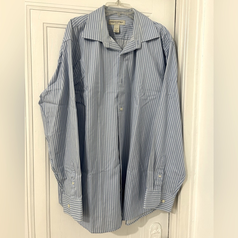 Banana Republic men’s buttoned shirt XL 17 17.5 blue/white stripes 100% cotton